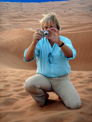 Dubai Wüste 7 Bernhart beim fotografieren